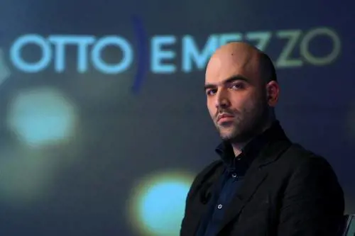 Da Benedetto Croce a Gianni Riotta 
Saviano fa una gaffe dopo l'altra...