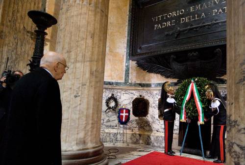 Stoccata di Napolitano:  
"Mai due Italie divise" 
Applausi dal parlamento