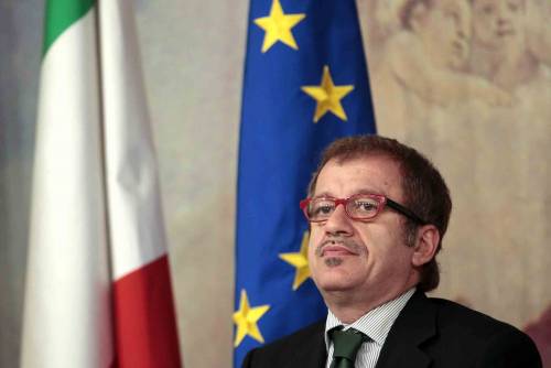 Immigrati, Maroni: "E' una emergenza grave 
Ora c'è il rischio di fondamentalismo islamico"