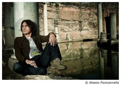 Ligabue "il bulimico":  
show per centomila