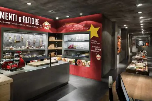 Zitti tutti, "Momenti d’autore" è in scena a Milano
