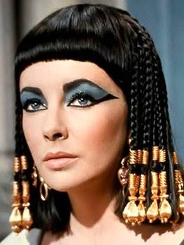 Hollywood, addio a Liz Taylor  
La Cleopatra dagli occhi viola