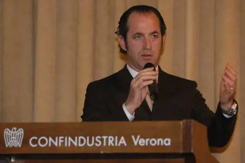 "Questi non sono disperati: hanno soldi e abiti griffati"