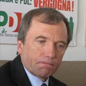 Con le Iene il Pd scopre Marantelli: 
onorevole degno di Alberto Sordi