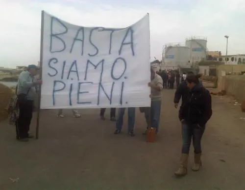 Dobbiamo salvare 
gli italiani di Lampedusa