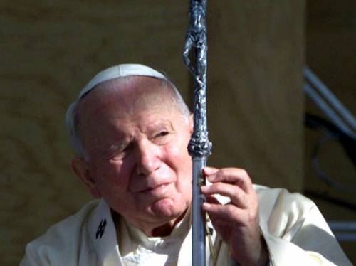 Wojtyla, il Vaticano corregge la stima: 
per beatificazione solo 300mila fedeli