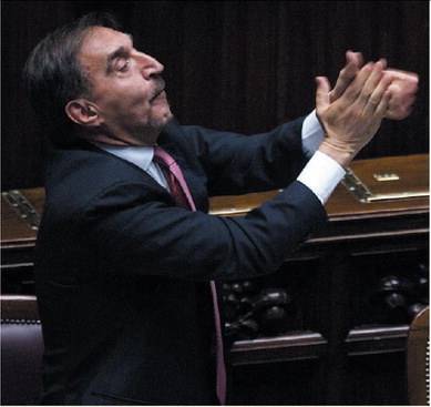 Ecco l'Italia degli ipocriti 
scandalizzati per il "vaffa"