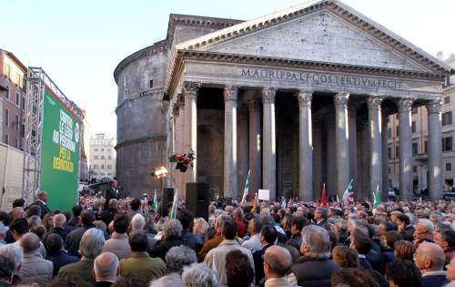 I "fratelli bandiera" e i mille colori degli anti-Cav