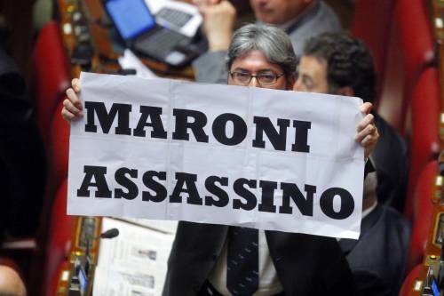 Follia Idv: "Maroni assassino"