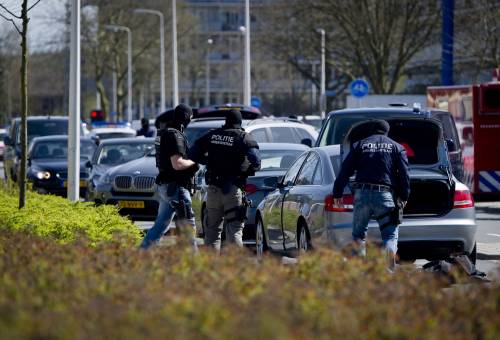 Olanda, strage nel centro commerciale: 7 morti