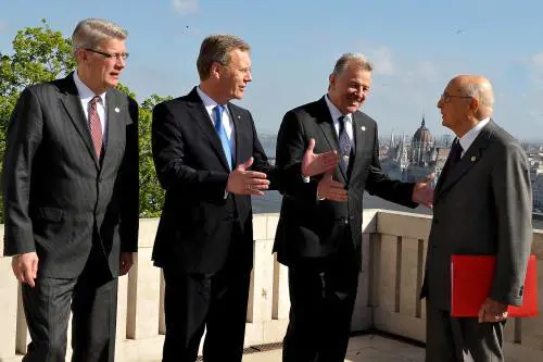 La strigliata di Napolitano: "Il problema riguarda tutti"