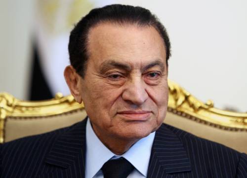 Egitto, peggiora Mubarak: ancora un infarto 
L'ex raìs è in custodia cautelare per 2 settimane