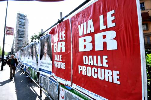 "Via le Br dalla procura" 
Lassini e altri 2 indagati 
per i manifesti anti-pm