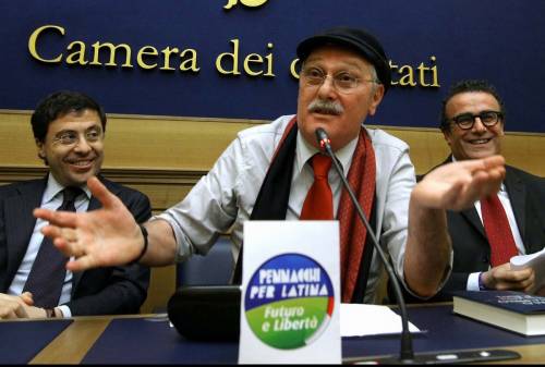 Fli, lo show di Pennacchi:
"Asor Rosa ha ragione 
E Mussolini manderebbe Berlusconi al confino"