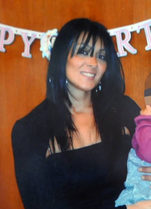 Omicidio Rea, uccisa con almeno 30 coltellate 
Per 12 ore in mano all’uomo che l’ha sgozzata