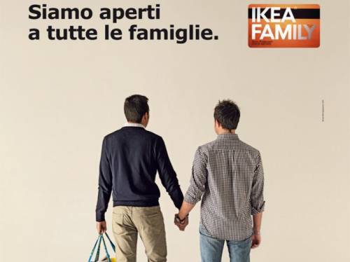 Spot sulle "famiglie" gay, 
Giovanardi contro l'Ikea: 
"Offende la Costituzione"