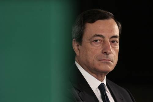 Parigi si batte per Draghi alla guida della Bce 
Oggi vertice Silvio-Sarkò: i nodi da sciogliere