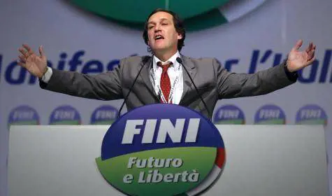 Menia, l’ex duro missino a fianco dei comunisti