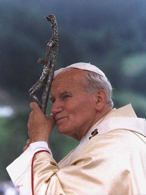 Beatificazione di Wojtyla, 
una ampolla di sangue 
esposta come reliquia