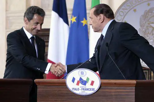 Intesa Italia-Francia sui clandestini: "Schengen va rivisto"