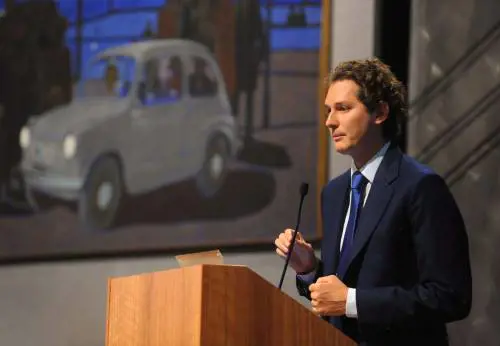 Jaki conquista la scena con la sua nuova "italianità"