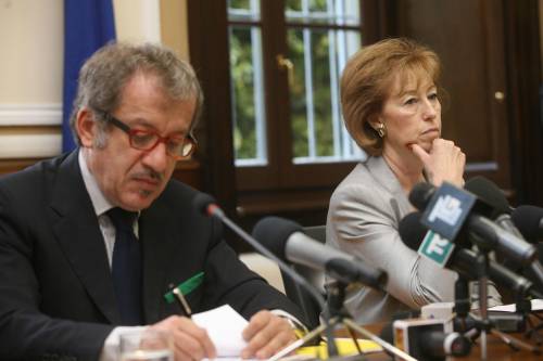 Maroni con la Moratti: "Il prossimo obiettivo è zero campi abusivi"