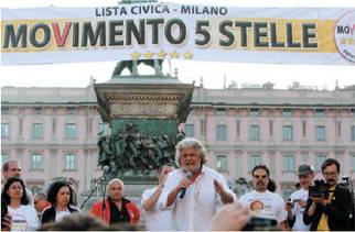 Altro che innovatore... 
Beppe Grillo fa i comizi  
come quelli degli anni '50