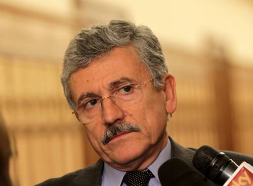 L'arroganza di D'Alema: 
"Solo accuse fantasiose  
da giornali di serie B"