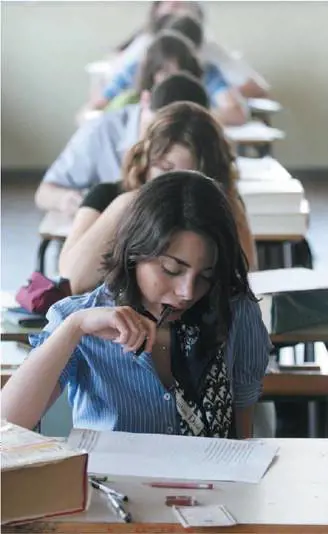 Boicottati i test Invalsi 
Studenti e professori? 
Partigiani contro la destra