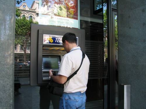 New York, attacco ai bancomat: sottratti 45 milioni di dollari