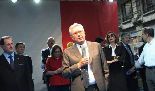Tremonti: "Il Sud è troppo lontano 
Spreca risorse ma non cresce..."