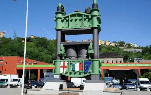 Quella pressa simbolo dellindustria genovese