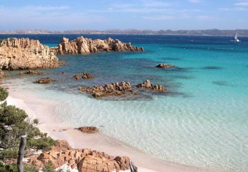 Vacanze in Sardegna, il 15 giugno salpano i traghetti low cost