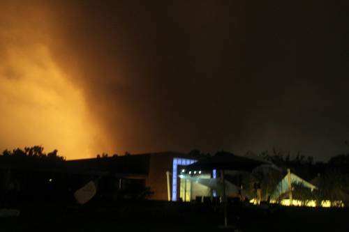 Libia, altra notte di bombardamenti su Tripoli 
Il regime accusa: "Tre civili morti e 150 feriti"