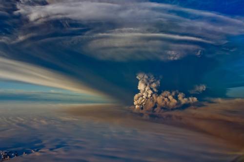 Islanda, si placa il vulcano 
Ancora disagi in Germania 
ma i voli in Ue riprendono