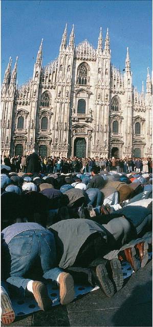 Islamici e zingari stanno con Pisapia ma lui si vergogna