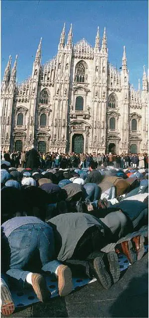 Islamici e zingari stanno con Pisapia ma lui si vergogna