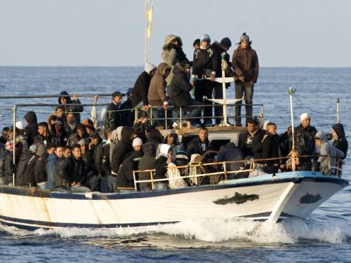 Riprendono gli sbarchi: 
800 arrivi a Lampedusa