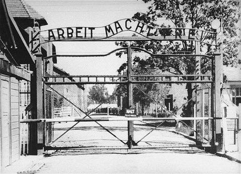 Stragi naziste impunite? 
Diciassette ergastolani 
non scontano la pena