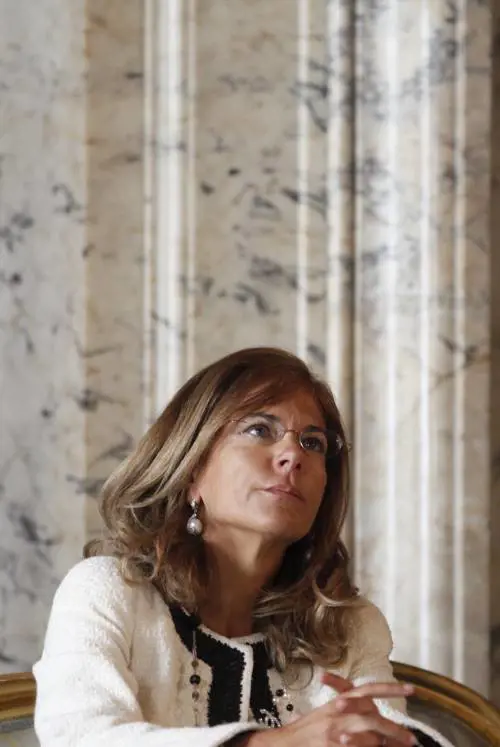 Tutti in coda  dai compagni per fare affari