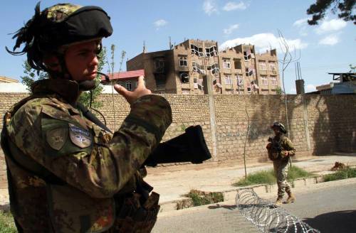 Herat, attacco agli italiani 
"Il capitano dei 5 feriti ieri 
ora è in pericolo di vita"