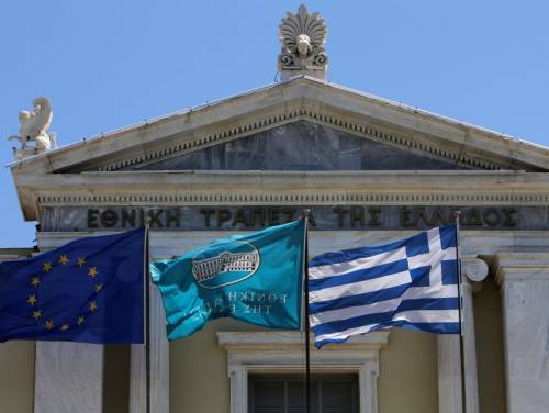 L'agenzia Moody's taglia il rating della Grecia: 
"Se non ristruttura il debito, Atene in default"