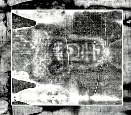 Sindone, scoperta choc: 
spunta la firma di Giotto