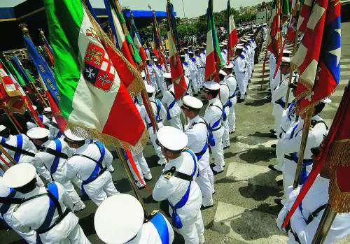 «Una seconda poltrona a Fli?  Meglio risparmiare 12mila euro»