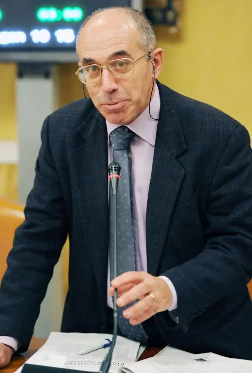 Napolitano premia il consiglio provinciale che perde tempo a votare per lAfghanistan