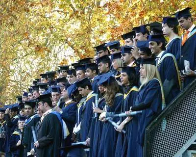 La scuola va male? Londra la dà ai privati