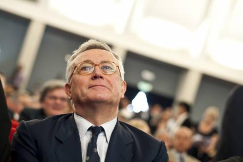 Confindustria si schiera dalla parte di Tremonti: 
"Coesione della politica sul pareggio di bilancio"