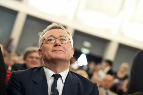 Confindustria si schiera dalla parte di Tremonti: 
"Coesione della politica sul pareggio di bilancio"