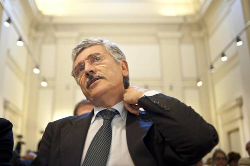 Quel Massimo D'Alema "nazi" che non t'aspetti:  
"Disegnai una svastica su un carrarmato Urss"