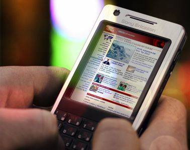 Garante della Privacy: "Attenti agli smartphone 
Lasciano tracce come dei moderni Pollicino..."